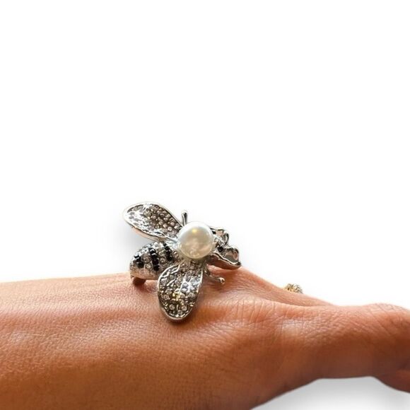 Honey Bee Black Enamel Pearl Glittery Crystal Wings Honeybee Brooch Pin NEW - Picture 4 of 4